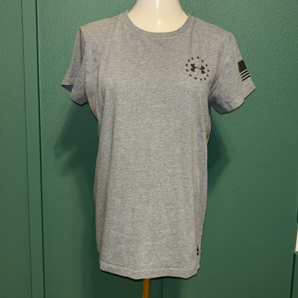 Women's Under Armor UA Freedom workout T shirt small USA Flag